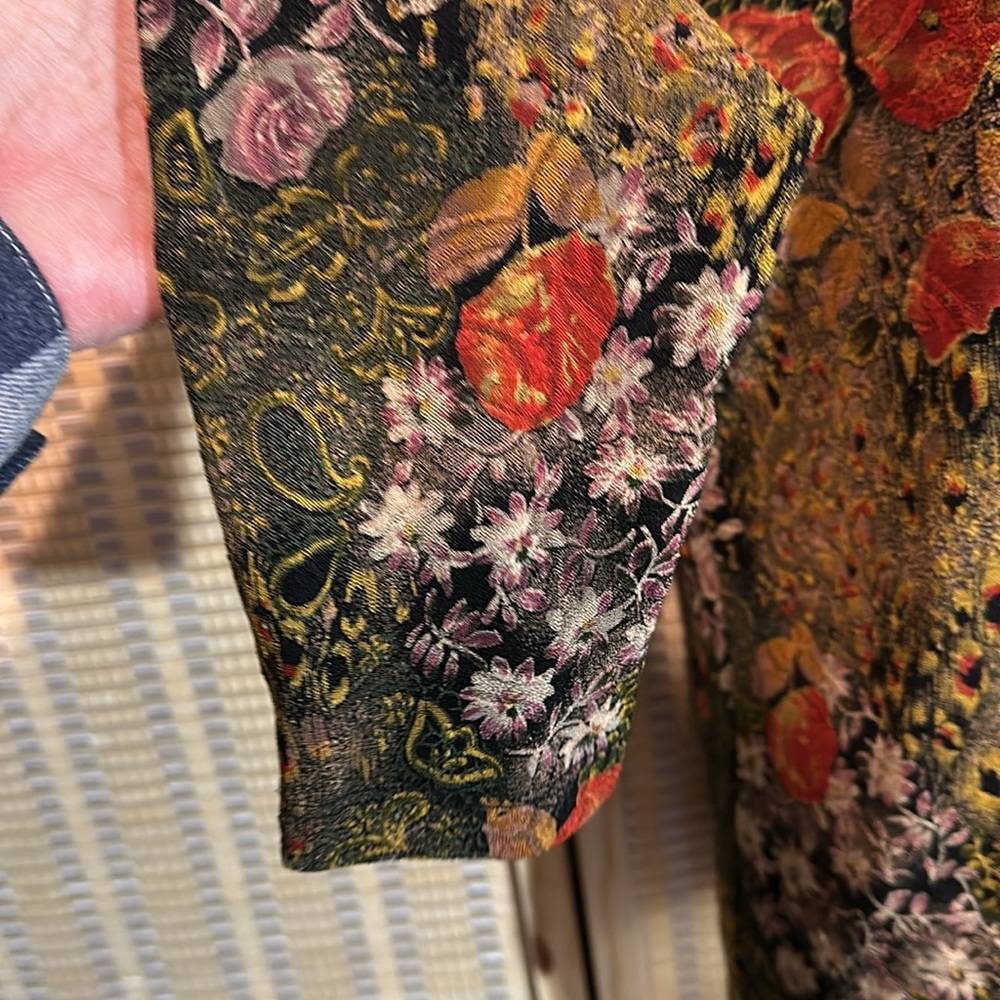 Chico's Design Black Gold Stretch Long Sleeve Top Busy Floral Pattern 2 Medium - Picture 6 of 16